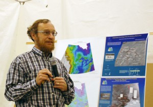 Medill   Richard Alley, geosciences professor of Pennsylvania State University, served as emcee as leading climate scientists gathered for the Comer Conference. Alley has traced climate change  in what he calls a time machine of ice cores that trap ancient pockets of air.